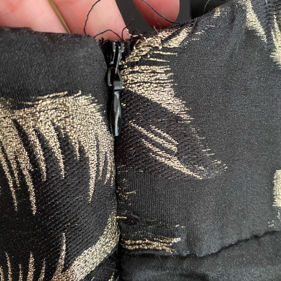 ASOS Black & Gold Floral Jacquard Mini Size 6 - Picture 4 of 5